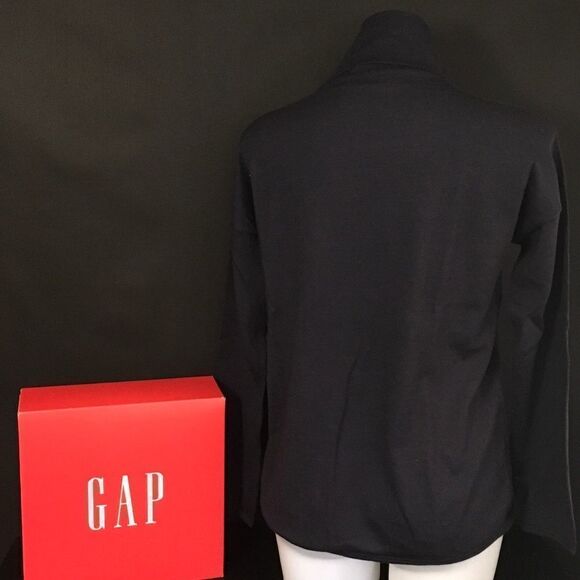 New Gap   - Picture 2 of 2